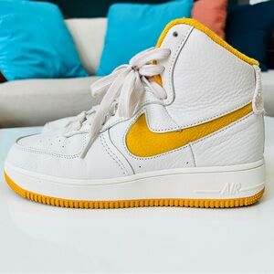 Nike Air Force 1 Sculpt in Phantom Yellow Ochre, High Tops - 8